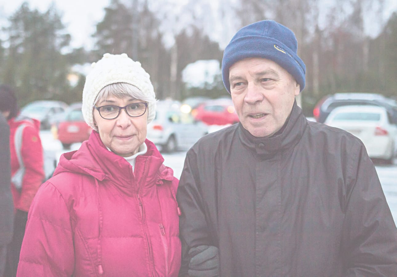 Terttu ja Taisto Soronen olivat iloisia siitä, että Kempeleen asema on jälleen käytössä.