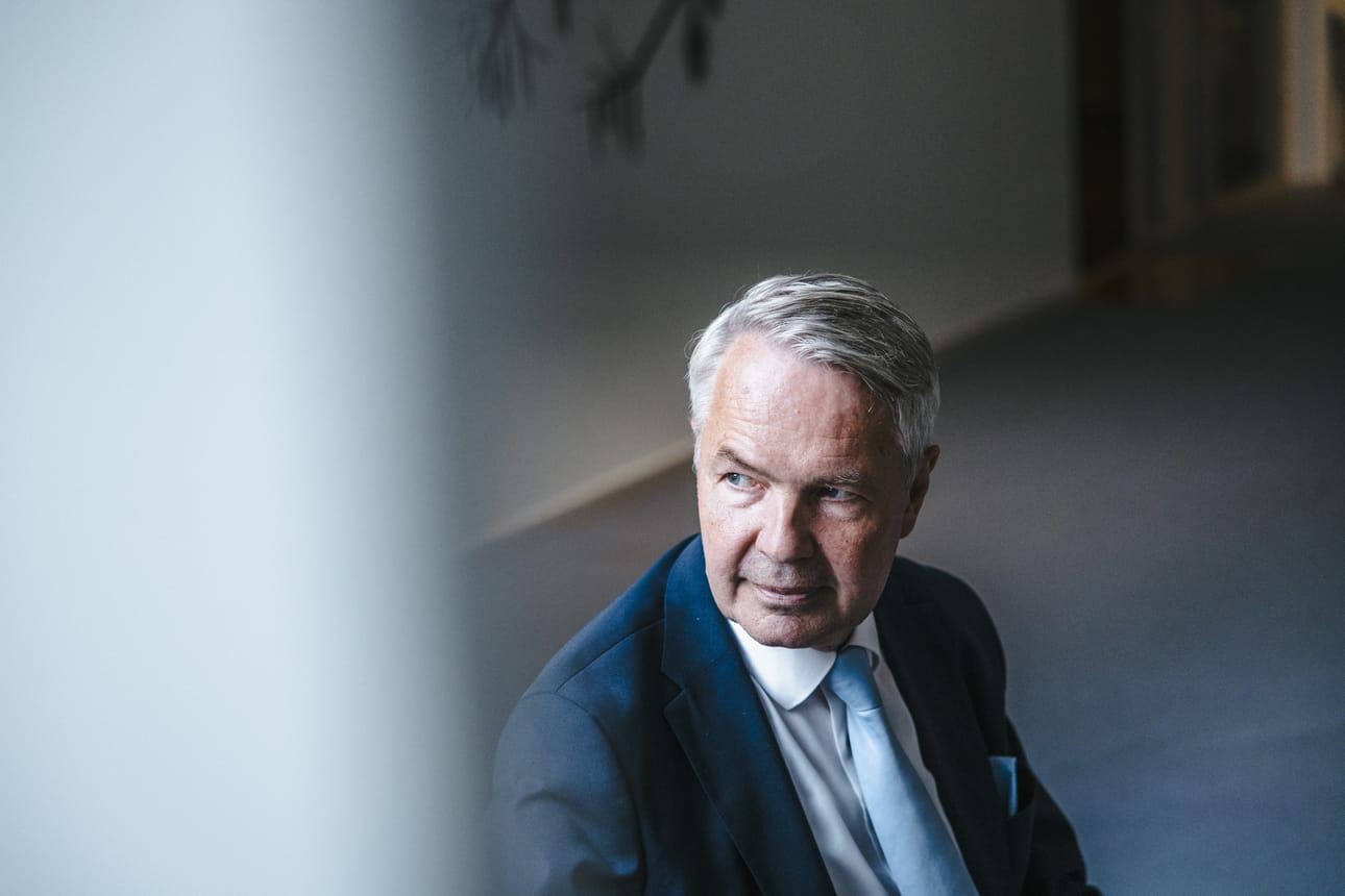 Pekka Haavisto johtaa Ylen presidenttikyselyssä Alexander Stubbia, mutta vain täpärästi.