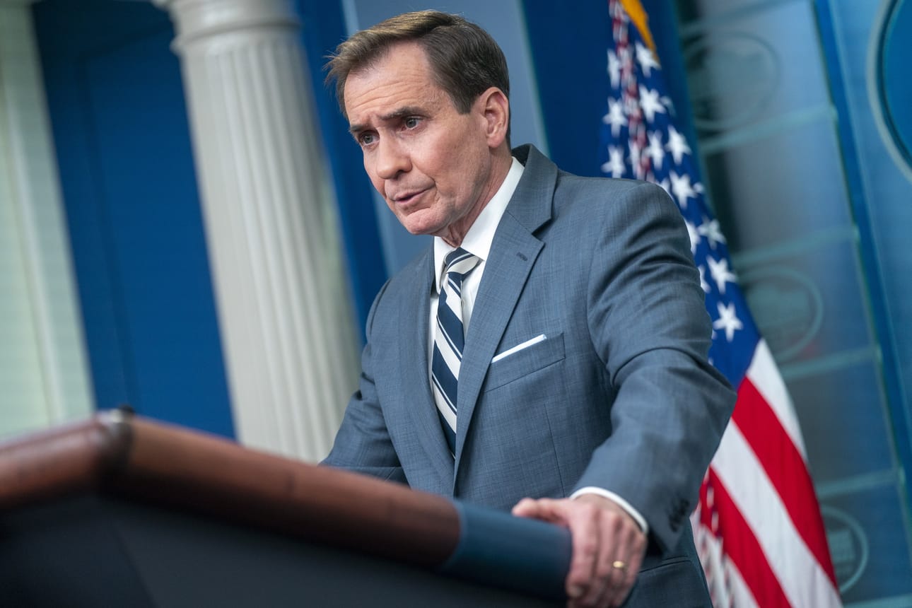 Yhdysvaltain kansallisen turvallisuusneuvoston lehdistöedustaja John Kirby lehdistötilaisuudessa 2. maaliskuuta Valkoisessa talossa.