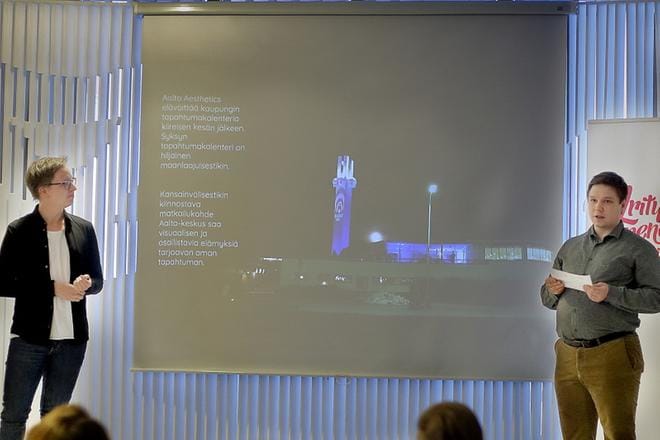 Jaakko Rinteen ja Teemu Tuuttilan mielestä Aalto-keskus ansaitsee arvoisensa näyttävän tapahtuman. Kaksikon tavoite on, että heidän ideoimansa valotaidetapahtuma on viiden vuoden päästä kansainvälisesti noteerattu tapahtuma, jonka perässä Aalto-fanit tulevat Seinäjoelle. KUVA: HEIKKI HAKANEN