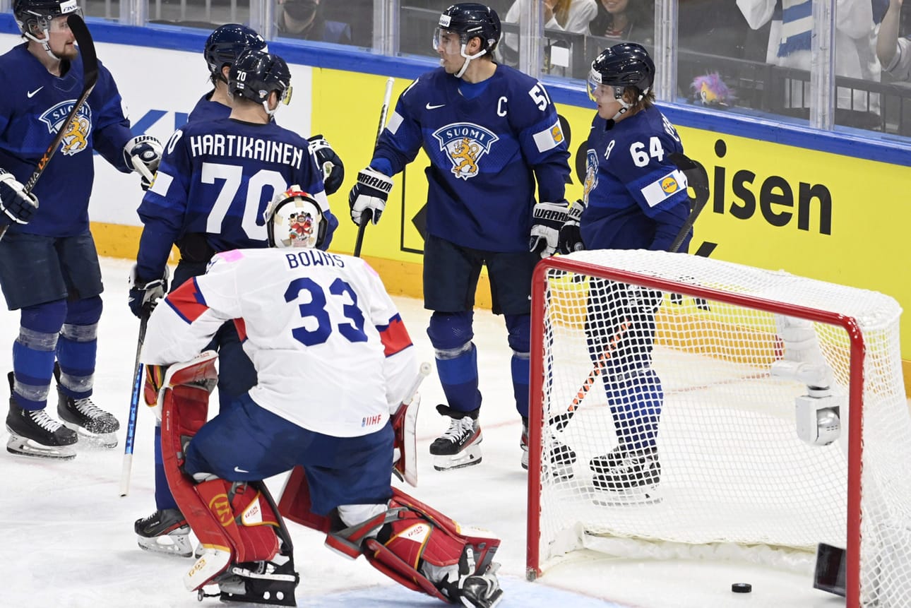 Leijonat iski kuusi kiekkoa Ben Bownsin taakse.