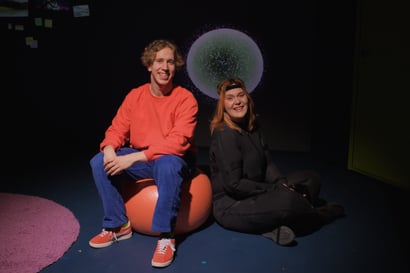 Rovaniemen teatteri esittää nuortennäytelmän yksinäisyydestä ja toisen kaipuusta – mukana ennennäkemätöntä virtuaaliteknologiaa
