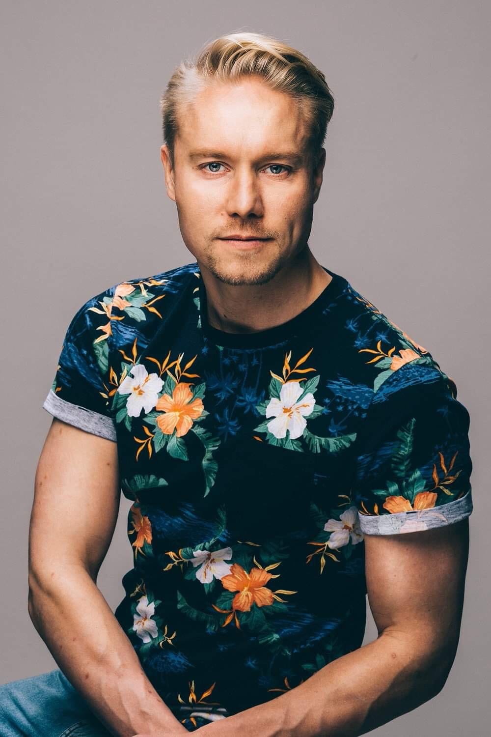 Ari-Pekka Ruha on yksi vapaaehtoisvoimin järjestettävän Mr. Gay Finland -kilpailun finalisteista.