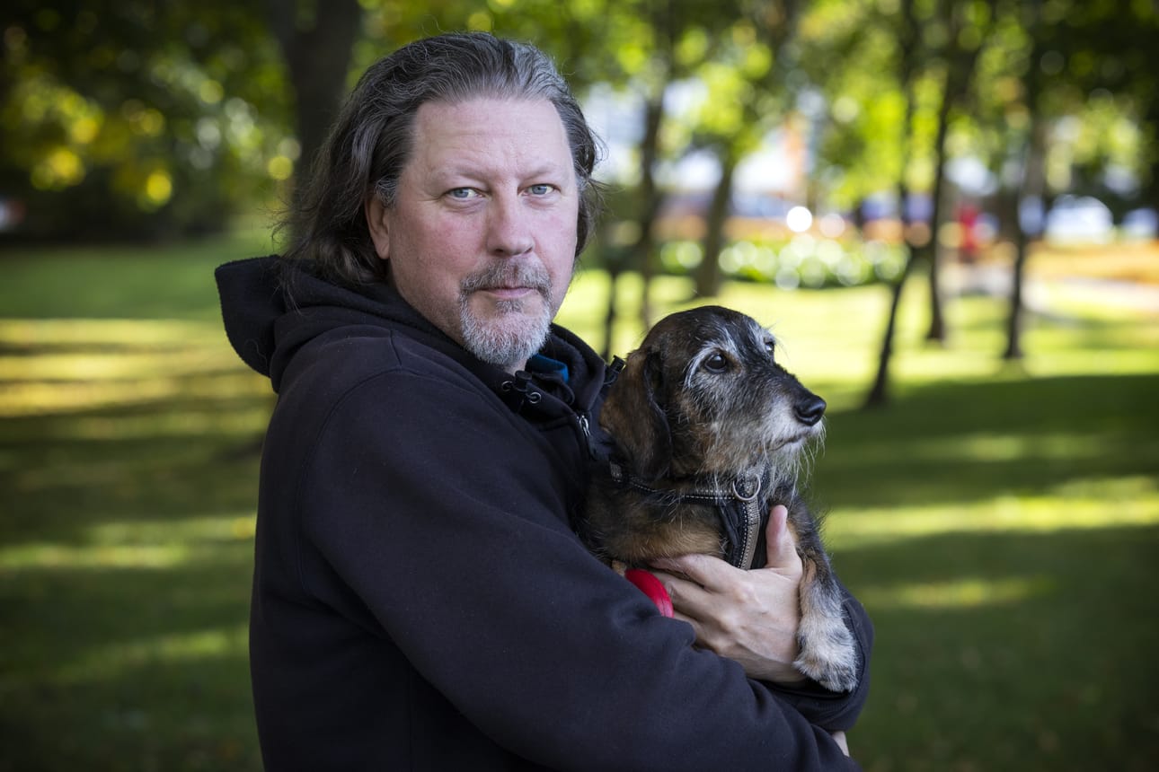 Joskus koira ja omistaja muistuttavat toisiaan. Mika Iso-oja ja Nipa.