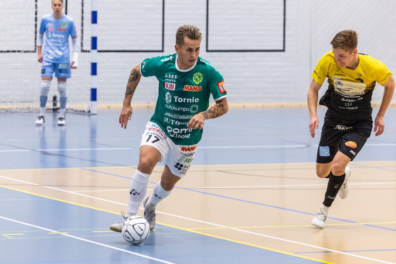Aleksi Gullsten laukoi Tornion Palloveikkojen ainoan maalin avauspuoliajan lopussa.
