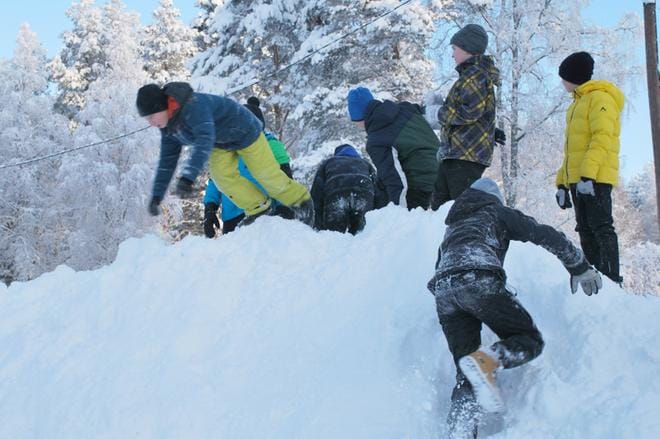 Puolet Kuortaneella aloitetuista kerhoista on liikuntakerhoja. Kuvan liikkujat ovat kuitenkin Tuurin koulusta Alavudelta. KUVA: EEVA-LIISA KULJU