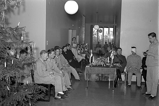 Komeaa funkista. Nykyinen, pyöreämuotoisistaparvekkeistaan tunnettu Tilkka valmistui vuonna 1936.