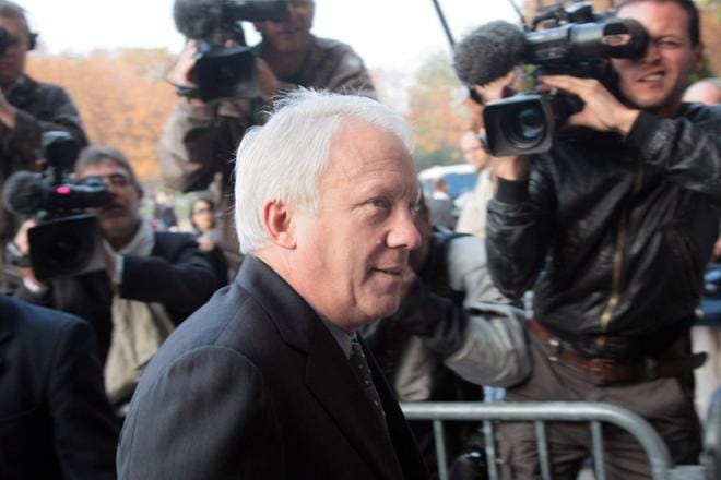 F1:n pitkäaikainen kilpailujohtaja Charlie Whiting kuoli äkillisesti torstaiaamuna keuhkoveritulpan takia. Kuvassa Whiting vuonna 2009 FIA:n päämajassa Pariisissa. Kuva: Lehtikuva / APF Photo