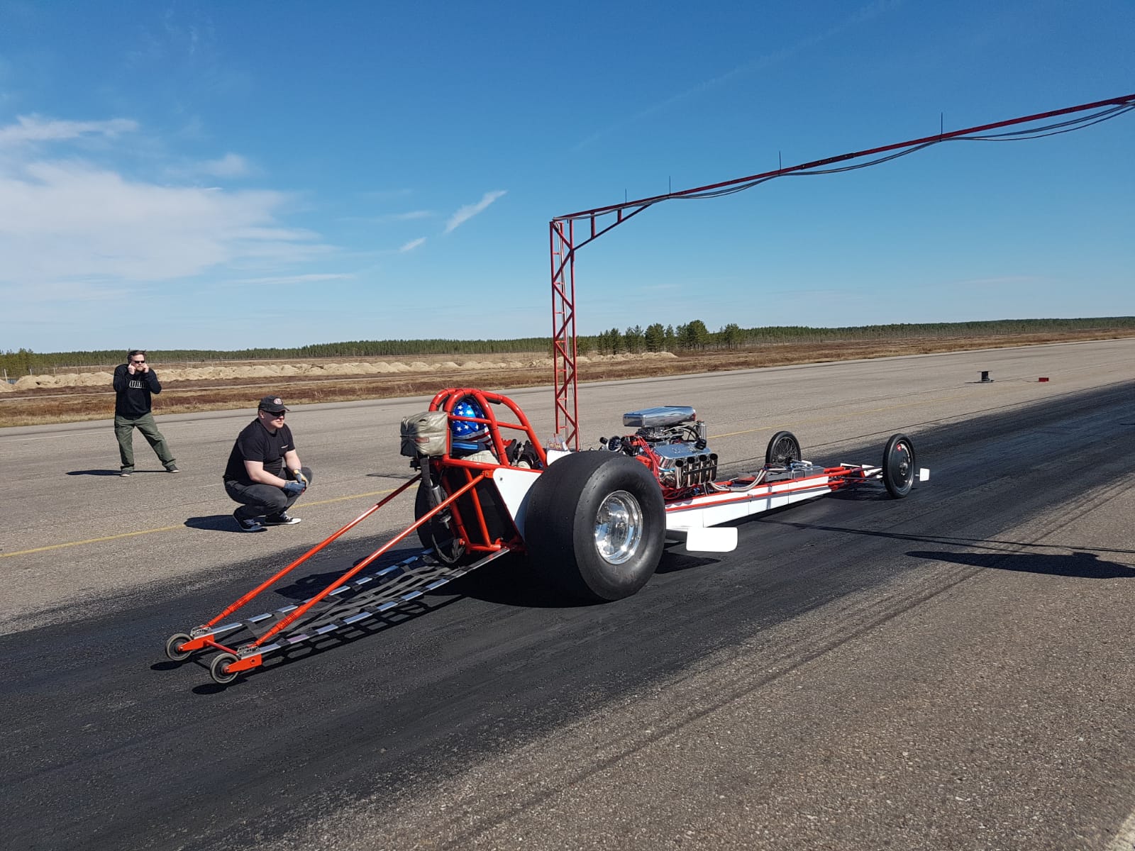 Päivän nopein aika tehtiinTero Rojolan  dragsterilla. Nopeus 220,2 km/h.