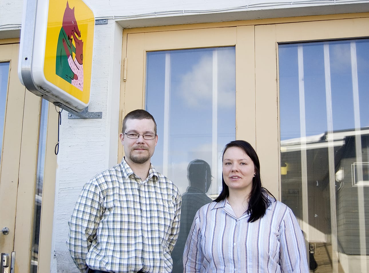 Olli Savolainen ja Satu Hyrkäs vetävät Perhe perheen tukena -projektia Kuusamossa ja Taivalkoskella.