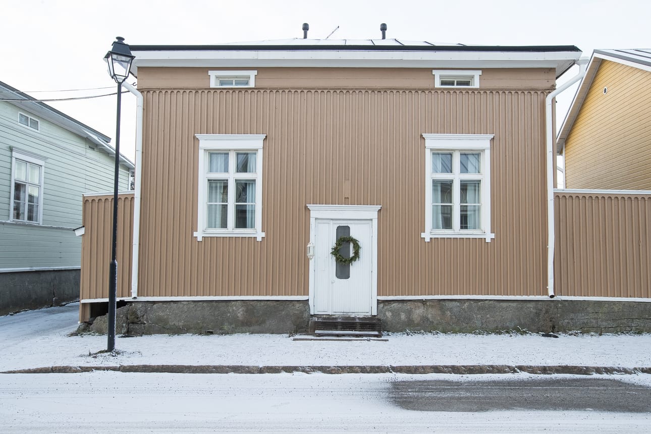 Kirkkokatu 23:ssa on Swanljungien jälkeen toiminut muun muassa Raahen Seudun Osuuskassa.