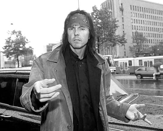 Rock-huivi pysyy Kari Peitsamon päässä, vaikka vuosia on jo lähes 50.