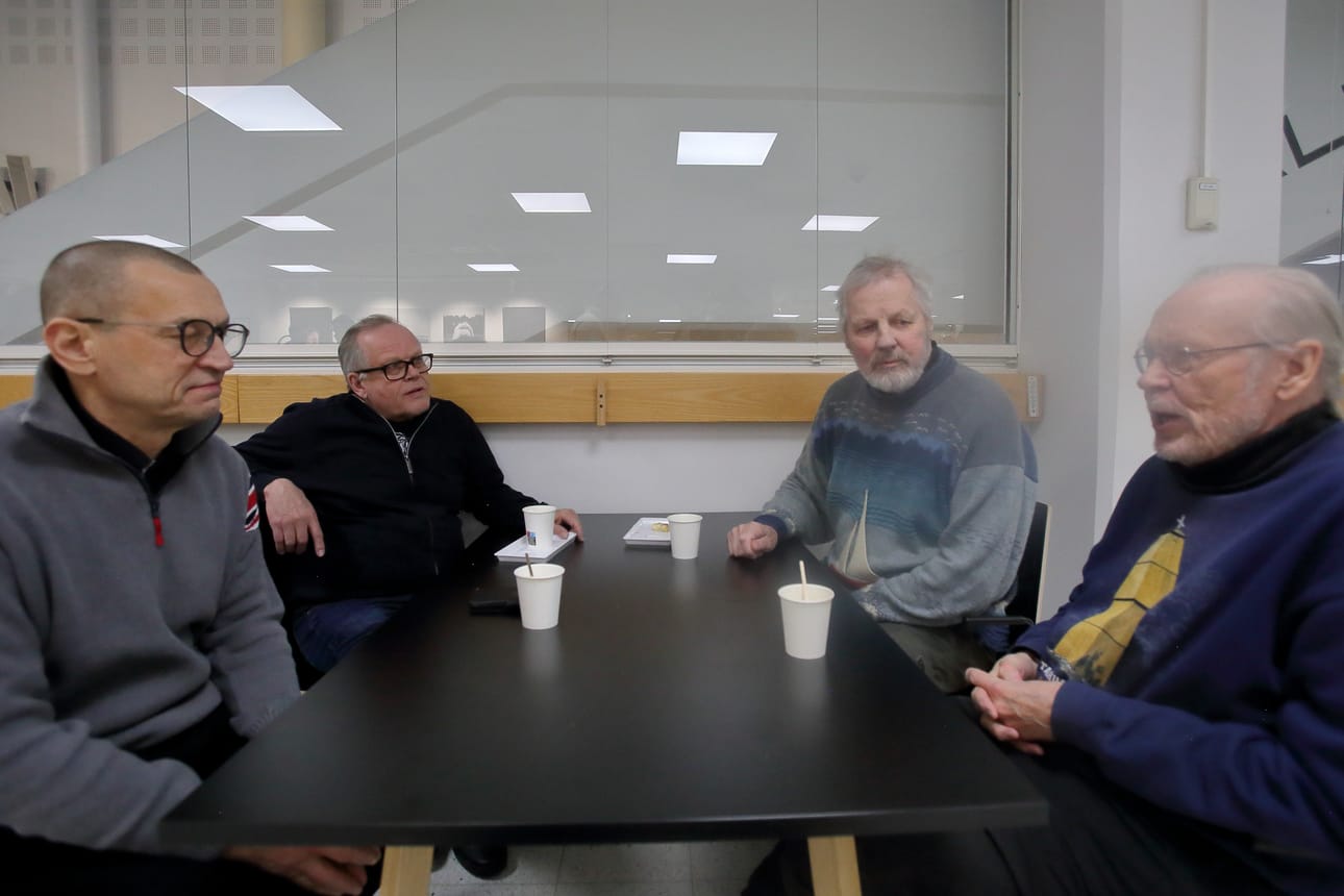 Eero Kemppainen, Tapani Kemi, Pertti Kinnunen ja Mattiveikko Salo uskovat, että Vanhan Raahen kehityksen pitää lähteä paikallisten tarpeesta. –Matkailijat tulevat sitten jos tulevat, mutta oman väestön tarpeista pitää lähteä – ei niin, että tehtäisiin jotakin matkailijoiden vuoksi, Kemppainen sanoo.