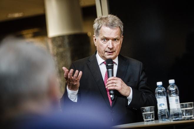 Presidentti Sauli Niinistö vierailee Pariisin rauhanfoorumissa, joka pidetään nyt ensimmäisen kerran. KUVA: Jouni Porsanger