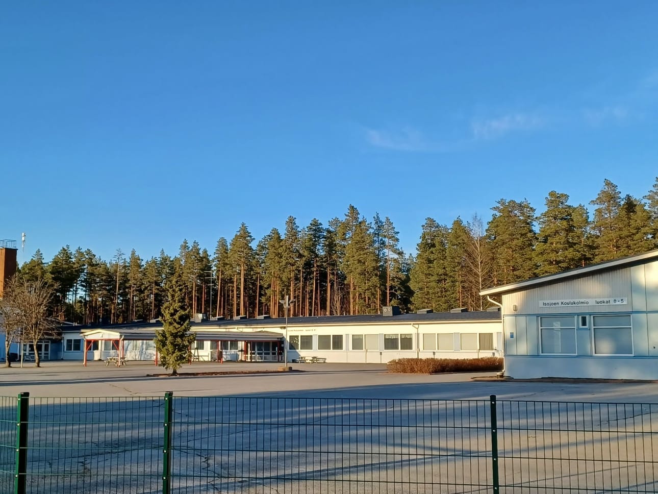 Isojoella on täytetty Koulukolmion kielten opettajan virka ja valittu viransijainen opettamaan äidinkieltä ja kirjallisuutta. Arkistokuva.