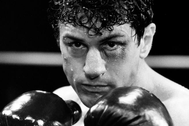 Robert De Niro -sarjan avaa Kuin raivo härkä. Se on elämäkerrallinen elokuva nyrkkeilijä Jake La Mottasta. De Niro palkittiin roolistaan Oscarilla. KUVA: Yle Kuvapalvelu