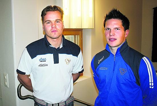 Sotkamon Jymyn uusi pelinjohtaja Mikko Kuosmanen ja vuoden jatkosopimuksen optioineen Jymyn kanssa tehnyt Roope Korhonen ovat tottuneet voittamaan mestaruuksia. Yhteensä miehillä yhdeksän kultamitalia.