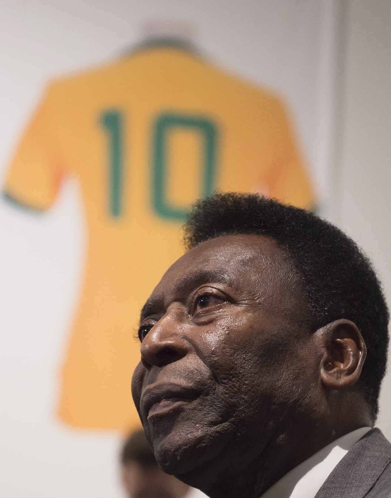 Jalkapallolegenda Pelé on kuollut.