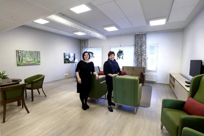 Mehiläisen Länsi-Suomen palvelujohtaja Katja Isomäki ja Villa Komiakulman yksikönjohtaja Sari Autio arvioivat, että palvelukoti avataan kevään aikana. KUVAT: JOUKO HÄNNINEN