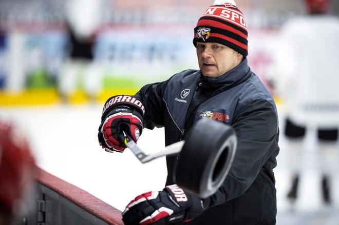 Ari-Pekka Pajuluomalla ja Sportilla on ollut musta alkukausi. KUVA: JARNO PELLINEN / ARKISTO