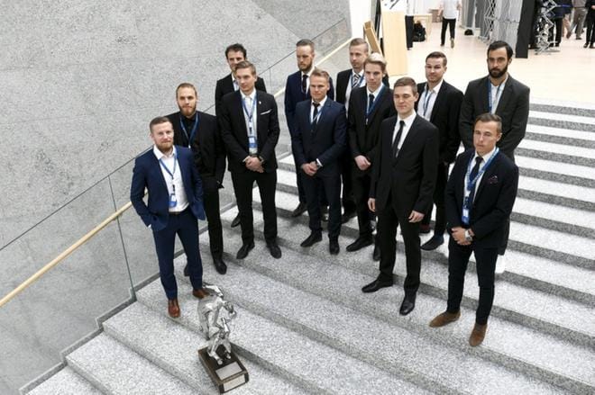 Liigajoukkueiden kapteenit jalkapallon Veikkausliigan avaustilaisuudessa Helsingissä. Kuva: Martti Kainulainen