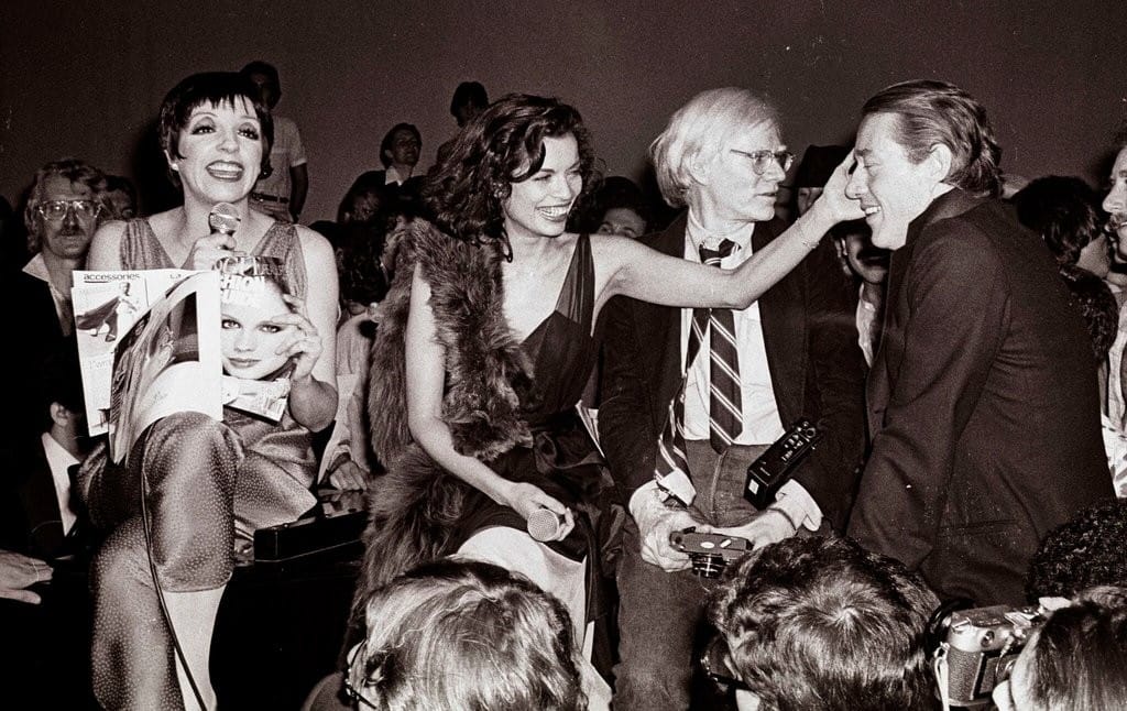 Studio 54:n kanta-asiakkaita olivat muiden muassa Liza Minnelli (vasemmalla), Bianca Jagger ja Andy Warhol ja sekä muotiguru Halston.