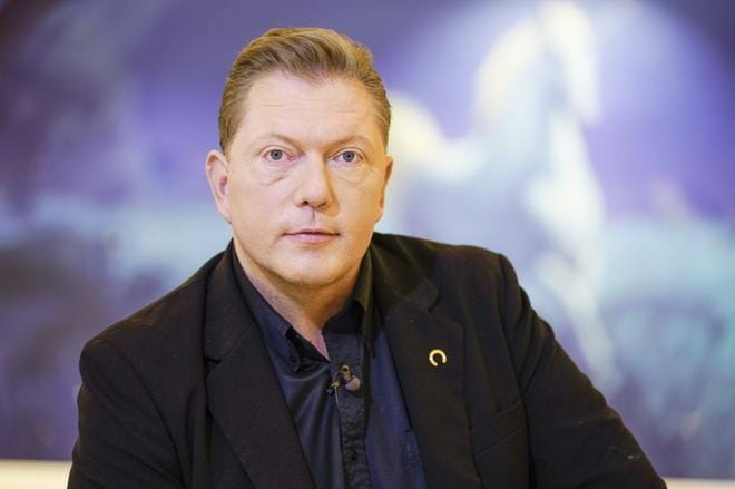 Vesa Keskisen juhlii syntymäpäiväänsä tänään Tuurissa Miljoona Rockissa HIM-yhtyeen viimeisellä Suomen keikalla. KUVA: LEHTIKUVA/TIMO AALTO