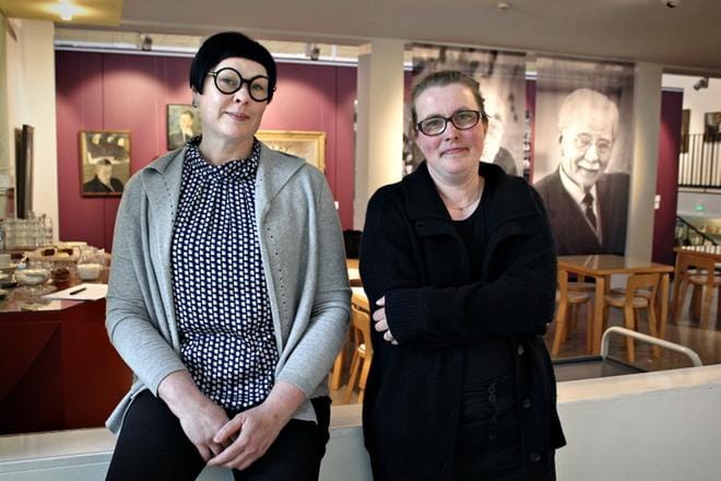 Seinäjokelainen kuvataiteilija Tiina Laasonen ja raumalaisgraafikko Meri Pauniaho ovat Nelimarkka-museon kesänäyttelyiden taiteilijat. KUVAT: SAILA COLLANDER