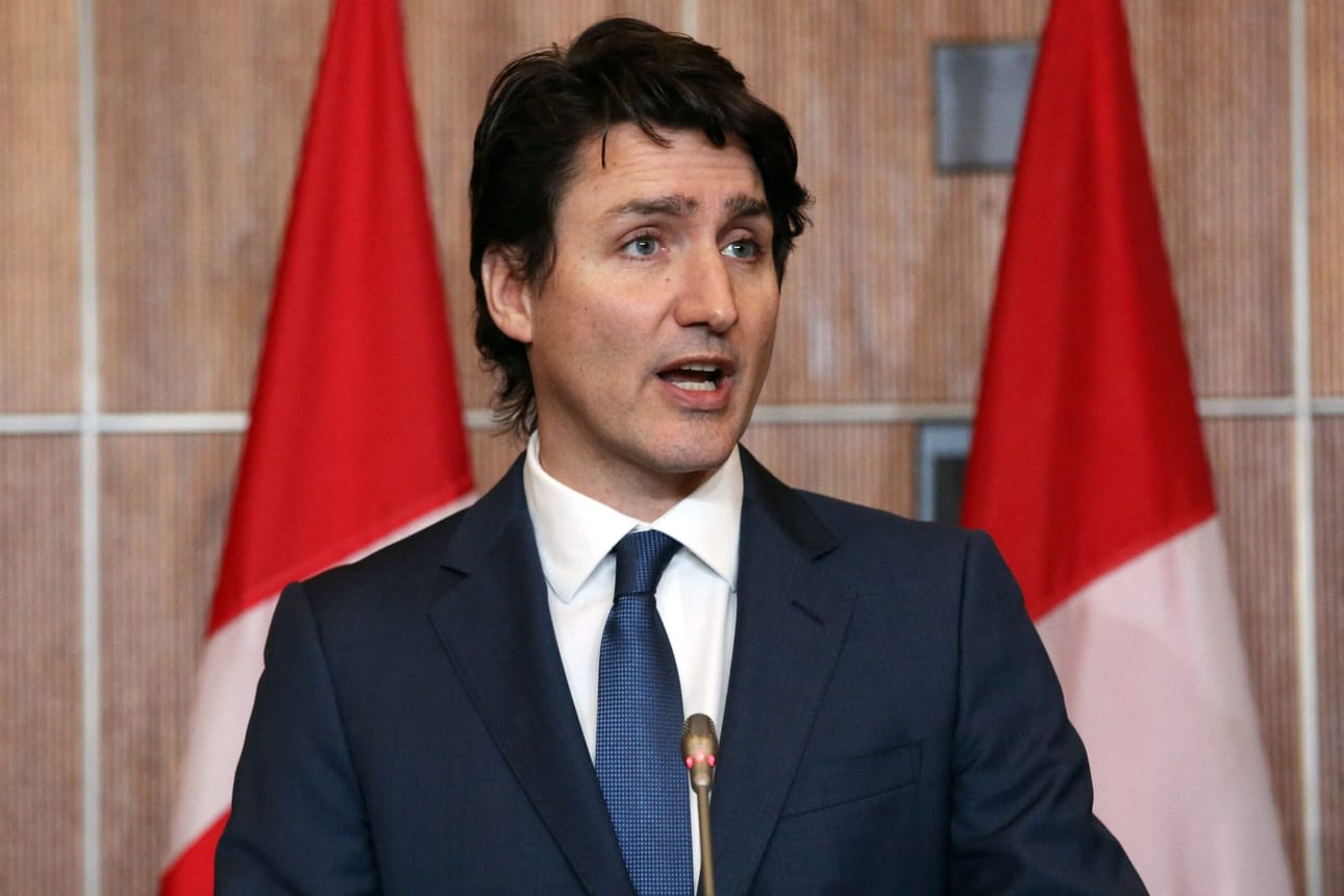 Pääministeri Justin Trudeaun mukaan Kanadan tiedustelupalvelu on löytänyt luotettavia viitteitä siitä, että Intia on Nijjarin surman takana. Intia tyrmää väitteen. LEHTIKUVA/AFP