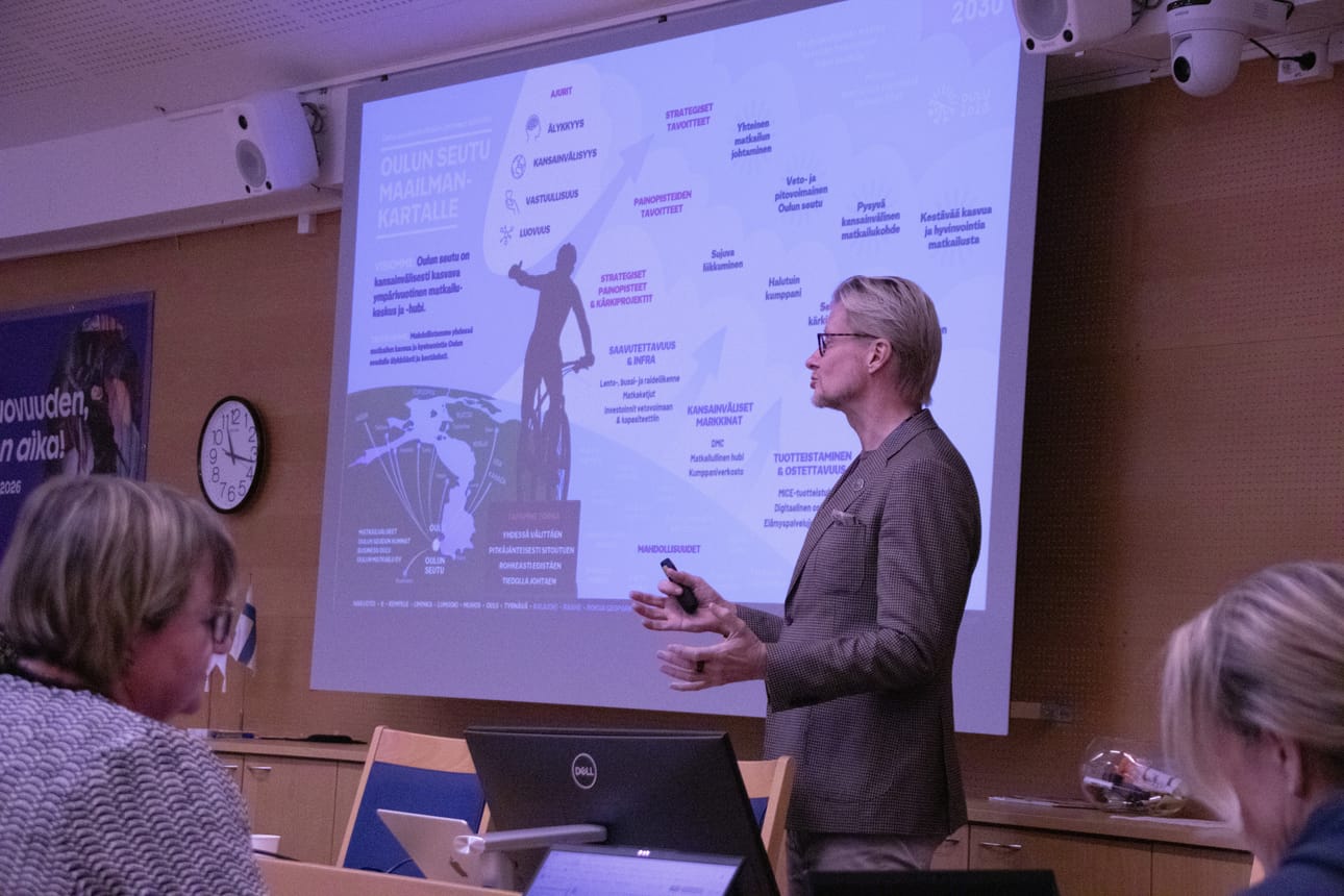 Siikalatvan matkailuseminaarissa puhunut Oulun Matkailu Oy:n toimitusjohtaja Y. T. Anderson loi uskoa, että alueella on matkailupotentiaalia luonto- ja elämysmatkailuna, kun palvelut tarinallistetaan ja satsataan markkinointiin.