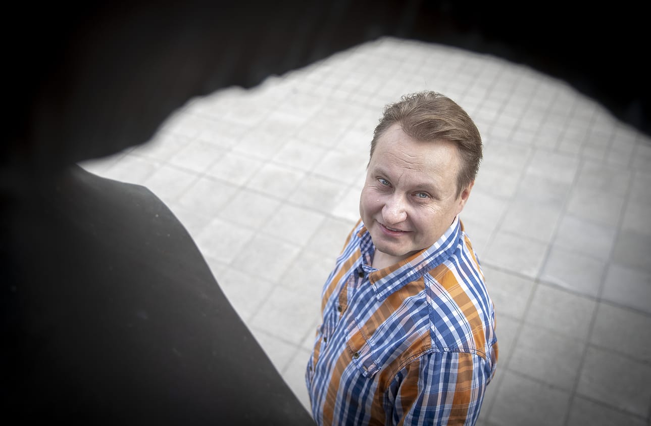 VTT:n erikoistutkija Jukka Kääriäinen sanoo, että tekoälyn avulla voitaisiin löytää esimerkiksi mahdollisia väärinkäytöksiä.