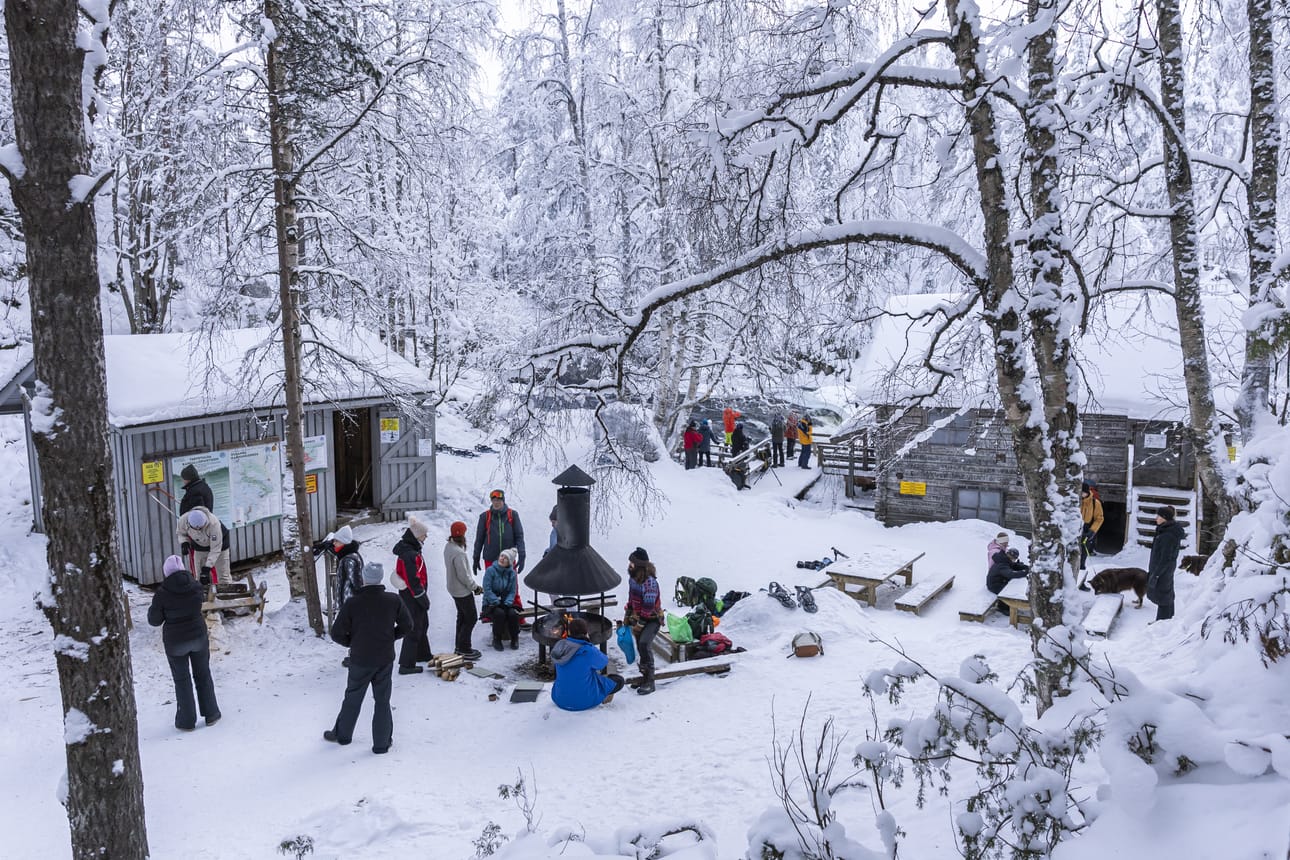 Myllykosken päivätupa on yksi Pienen Karhunkierroksen suosituimmista taukopaikoista. Varsinainen Karhunkierros ei kulje Myllykosken kautta, vaan se kääntyy 600 metrin päässä Aallokkokosken kohdalla kohti Rukaa.