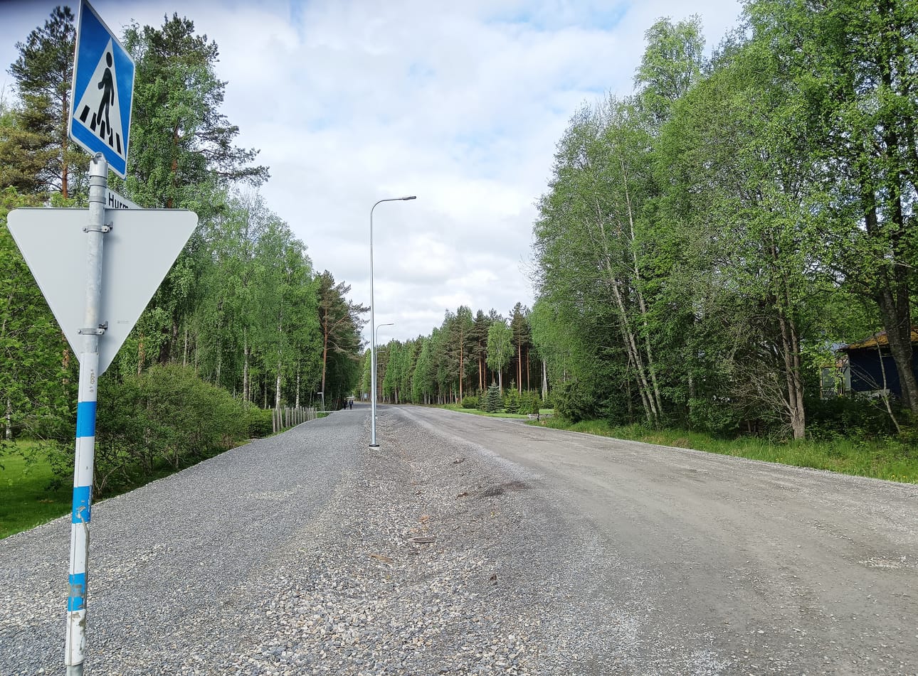Vuonna 2025 peruskorjattu Hurmeentie saa tänä kesänä pintaansa päällysteen.