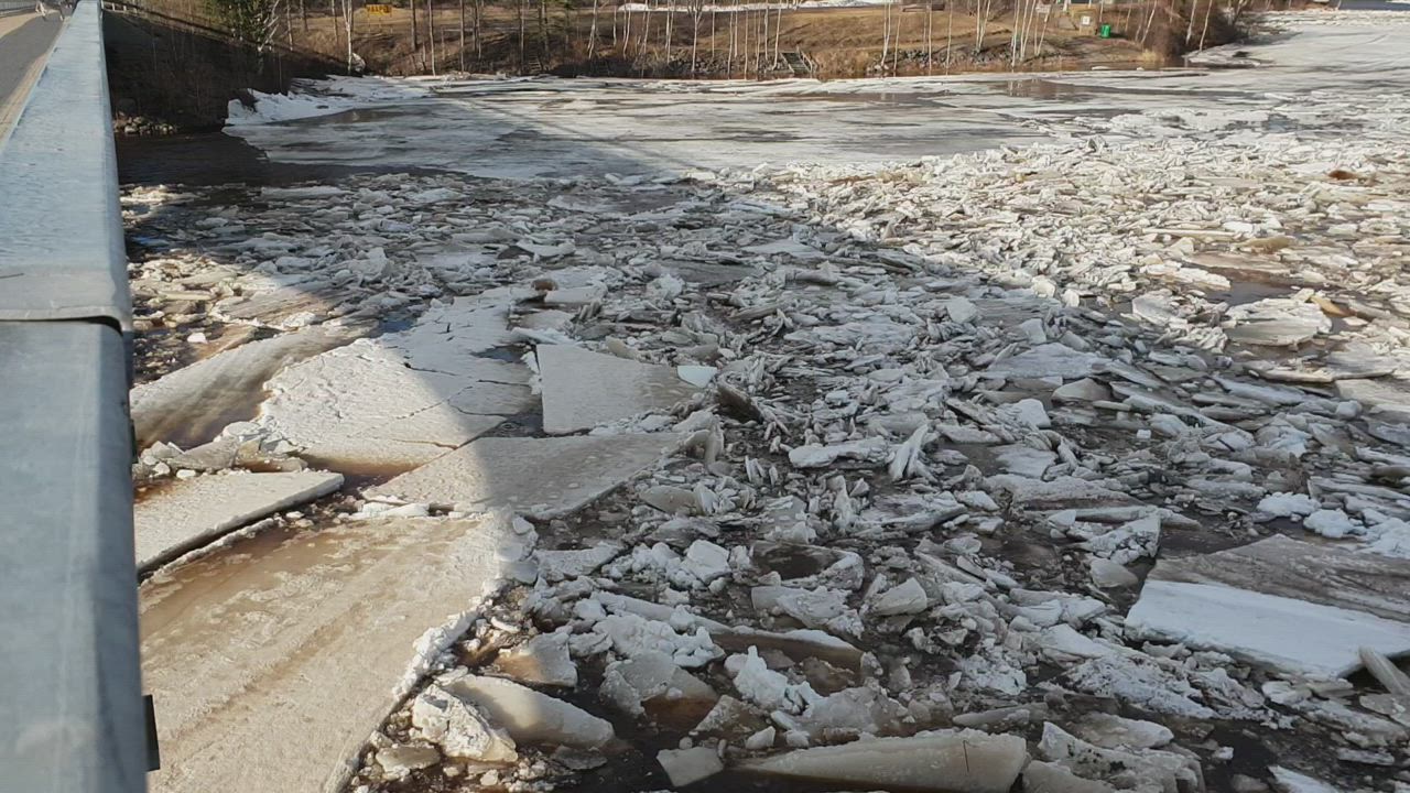 Jäiden lähtö Kiiminkijoesta