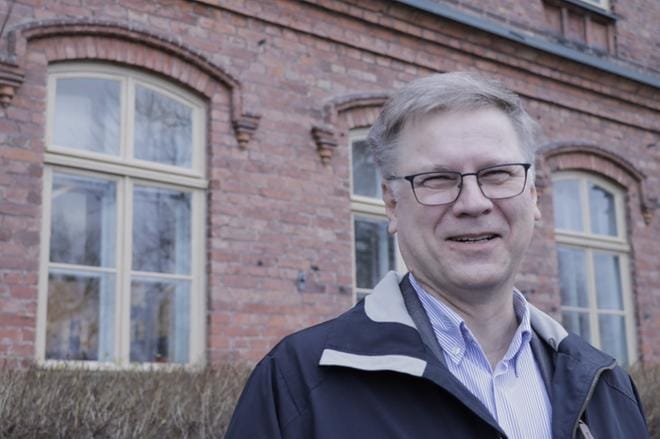 Tuore työelämäprofessori Auvo Rauhala on iloinen uudesta pestistään. KUVA: ANNE LAURILA