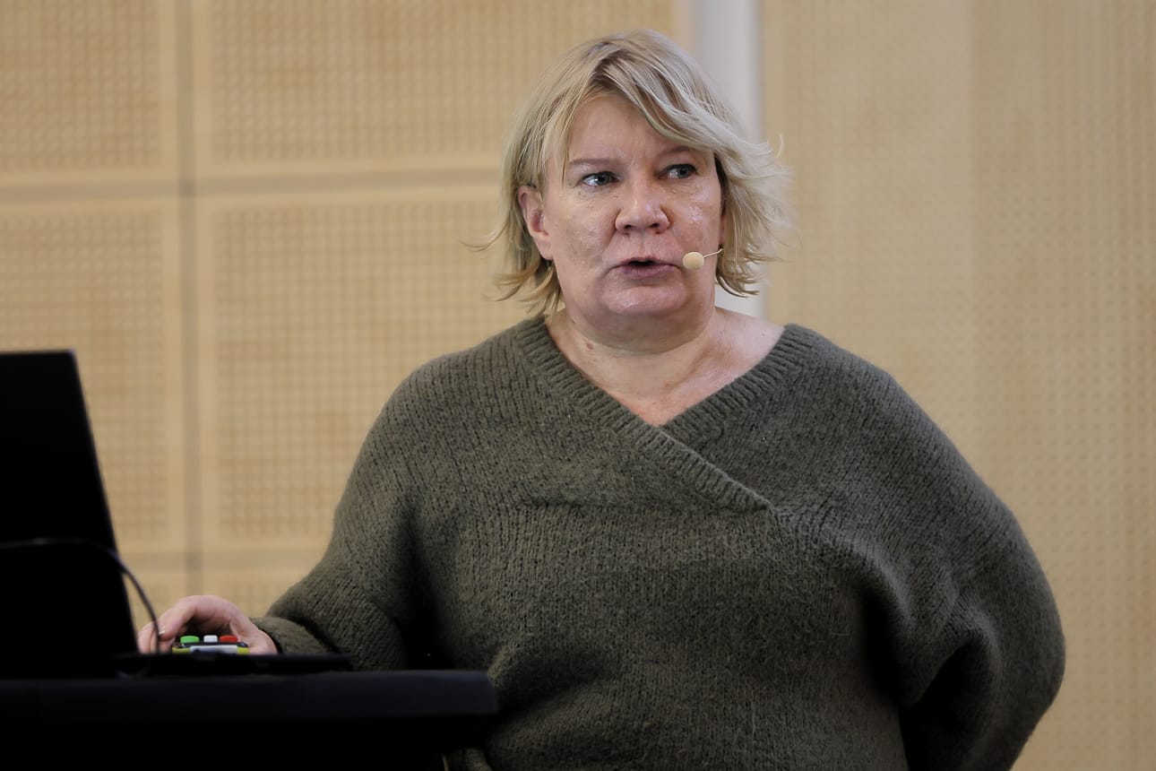 Gasgridin Pohjois-Pohjanmaan luvituspäällikkö Merja Autiola esitteli hankkeen etenemistä.