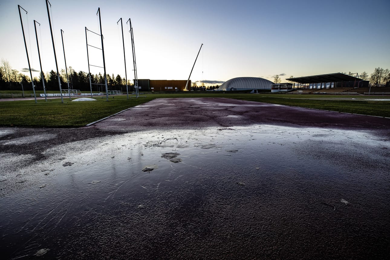 Koivuluodon yleisurheilukenttä peruskorjataan vuosien 2026–2027 aikana.