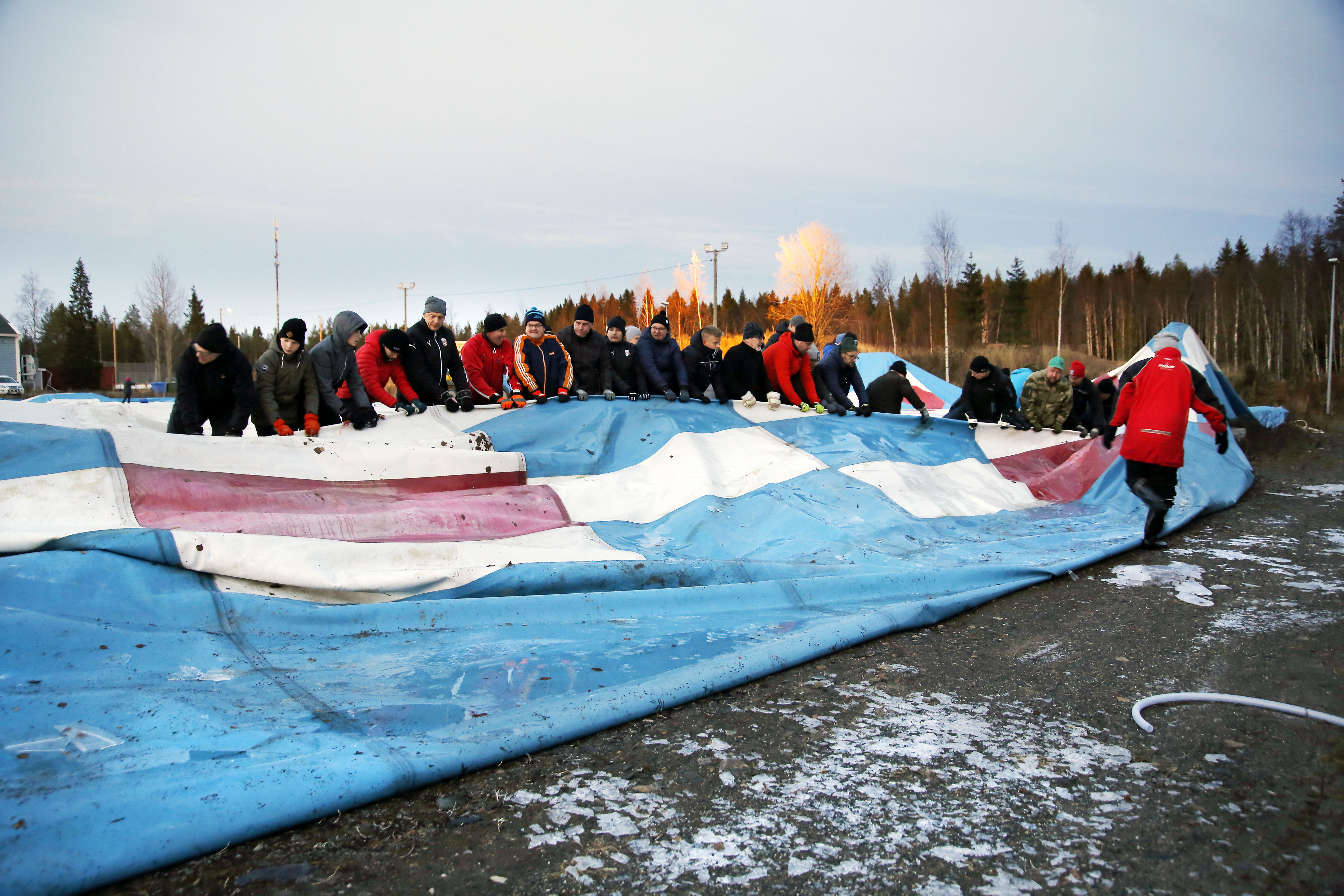 Junkohallilla talkoillaan ahkerasti