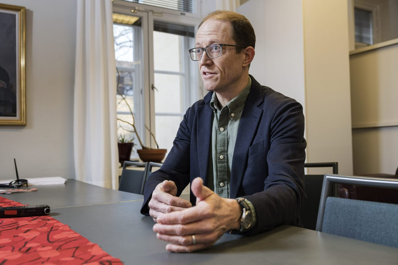 Helsingin yliopiston vieraileva Fulbright-tutkija Joshua Wilson pitää Trumpin aloittamia kauppasotia ja niihin liittyviä tuontitulleja riskinä Trumpin hallinnolle ja republikaanipuolueelle.