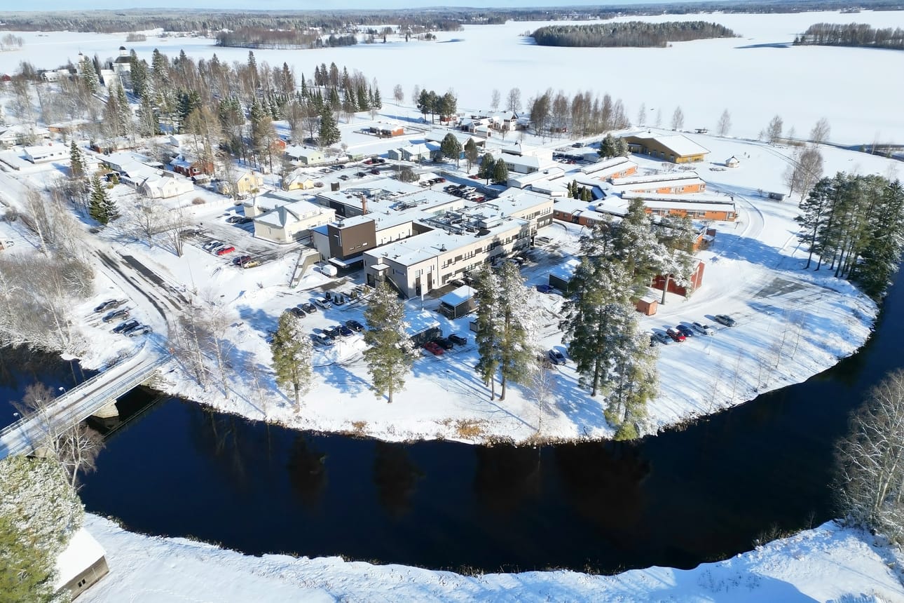 Aluehallitus päätti, että vuokrasopimukset voidaan tehdä pitkäaikaisiksi, enintään viideksi vuodeksi, mikäli tietyt kriteerit täyttyvät. Arkistokuvassa Alajärven terveyskeskusalue.