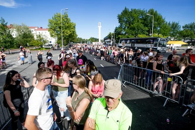 Avauspäivänä Kirkkokadulla juhli yli 9 000 ihmistä. KUVA: JAAKKO ELENIUS