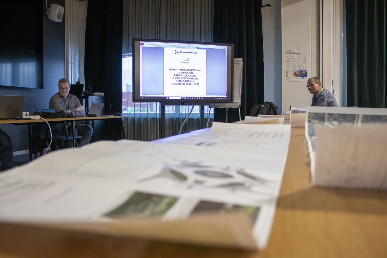 Limingan kunta ja Pohjois-Suomen elinvoimakeskus esittelivät hanketta yleisötilaisuudessa, jossa oli mahdollisuus tutustua suunnitelmaluonnoksiin.