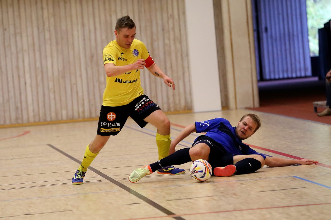 AS Moon ja Antti Uusitalo jätti FC OPAn jalkoihin harjoituspelissä. Viikonloppuna liikuntahallilla nähdään jatkuuko sama meno sarjaotteluissa.