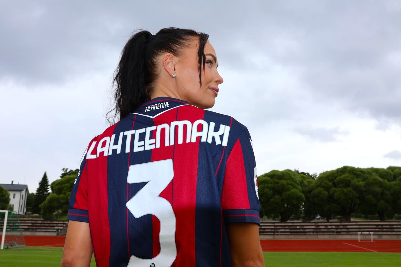 Frida Lähteenmäki on pelannut nyt yhden kauden Bolognan pelipaidassa. Kristiinassa lomalla ollessaan hän sai tiedon jatkosopimuksesta Bologna FC:ssä.