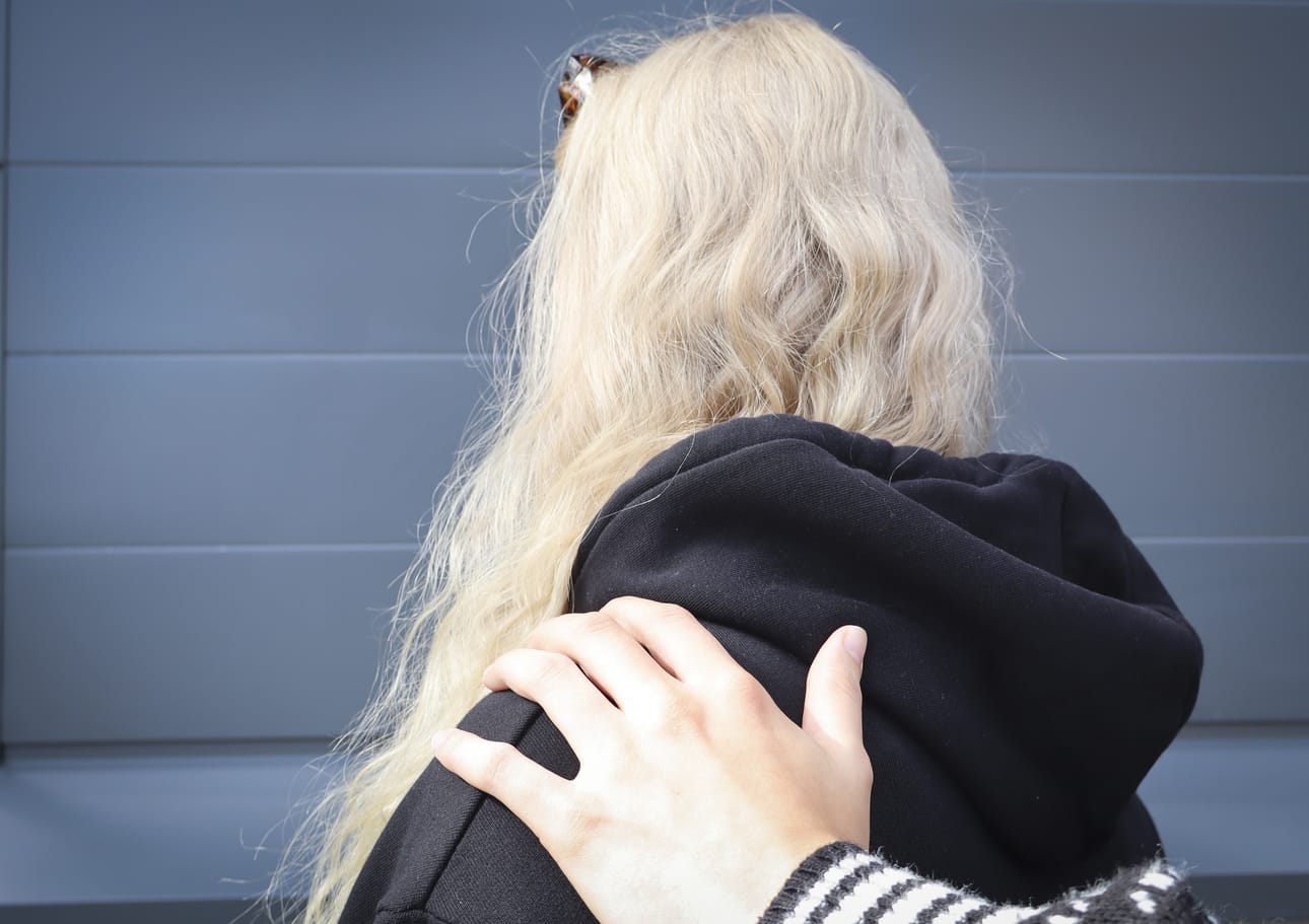 Silja ja Annika ovat kohdanneet työssään epäasiallista kohtelua asiakkailta. Joissakin tilanteissa asiakkaiden käytös on herättänyt heissä pelkoa ja ahdistusta.