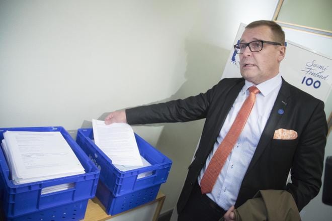 Sininen tulevaisuus -ryhmän kansanedustaja Matti Torvinen kuvaa tuntojaan poliittisesta urastaan Facebookissa. Kuva: COM.PIC / Mauri Ratilainen