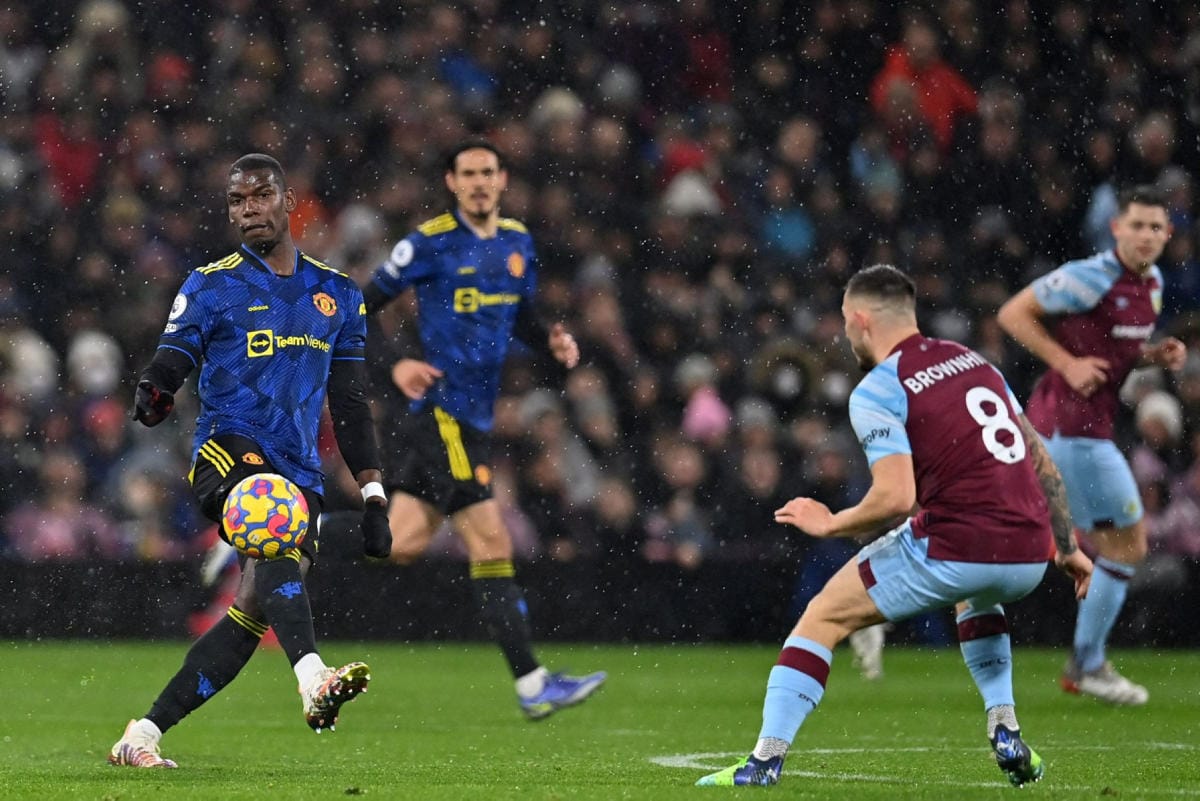 Manchester United tippui neljän parhaan joukosta viidenneksi. Joukkueen ainoan maalin ottelussa teki Paul Pogba (vas.). LEHTIKUVA/AFP