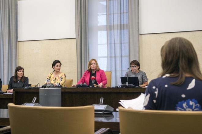 Krista Kiurun (sd.) mukaan valiokuntatyötä on vaikeuttanut pirstaleisesti valmistellut hallituksen esitykset. KUVA: Kimmo Penttinen