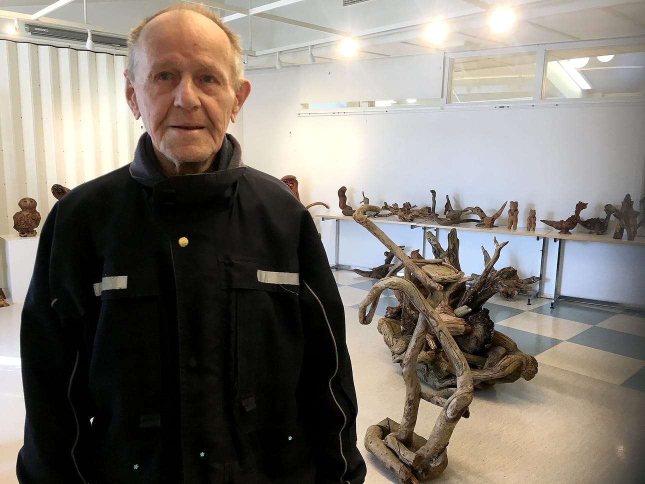 Pyhäjoella tunnetuksi tullut Kaarlo Bäckman tunnustetaan nykykansantaiteilijaksi.