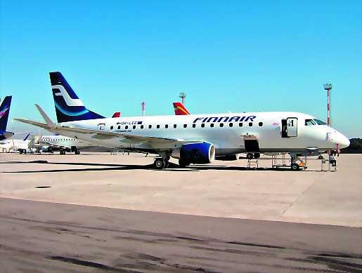 Uutta suunnittelua. Embraer 170 on konetyyppinä uusi. Ensimmäinen prototyyppi rullasi ulos tehtaalta 2001. Lentoyhtiöille niiden toimitukset aloitettiin niinkin vasta kuin maaliskuussa 2004, jolloin sen ottivat käyttöön muun muassa LOT Puolasta, US Airways ja Alitalia Express.